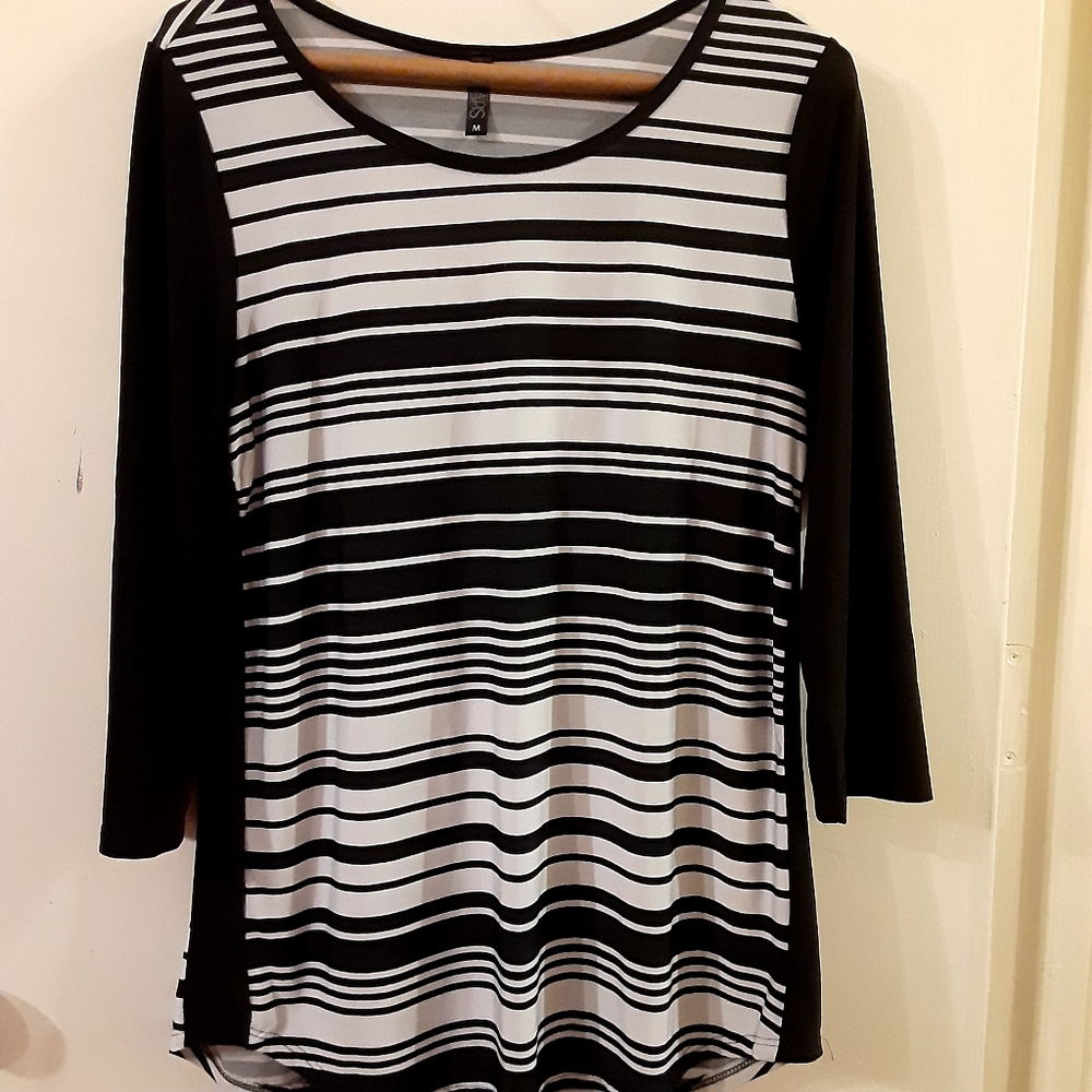 Lapis Black and white blouse